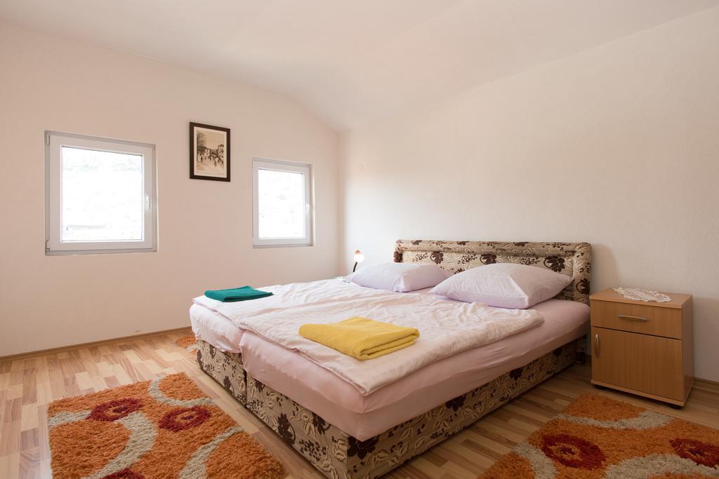 Em Apartment Σαράγεβο Δωμάτιο φωτογραφία