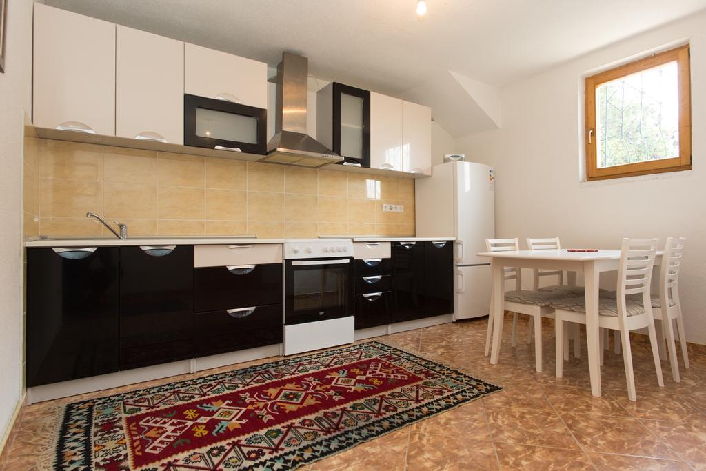Em Apartment Σαράγεβο Δωμάτιο φωτογραφία